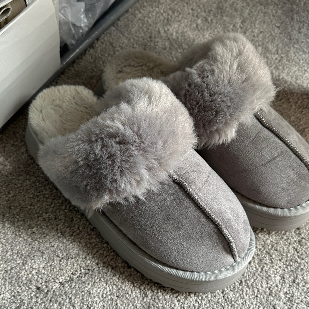 Cozy Gray Women's Fur-Lined Slippers